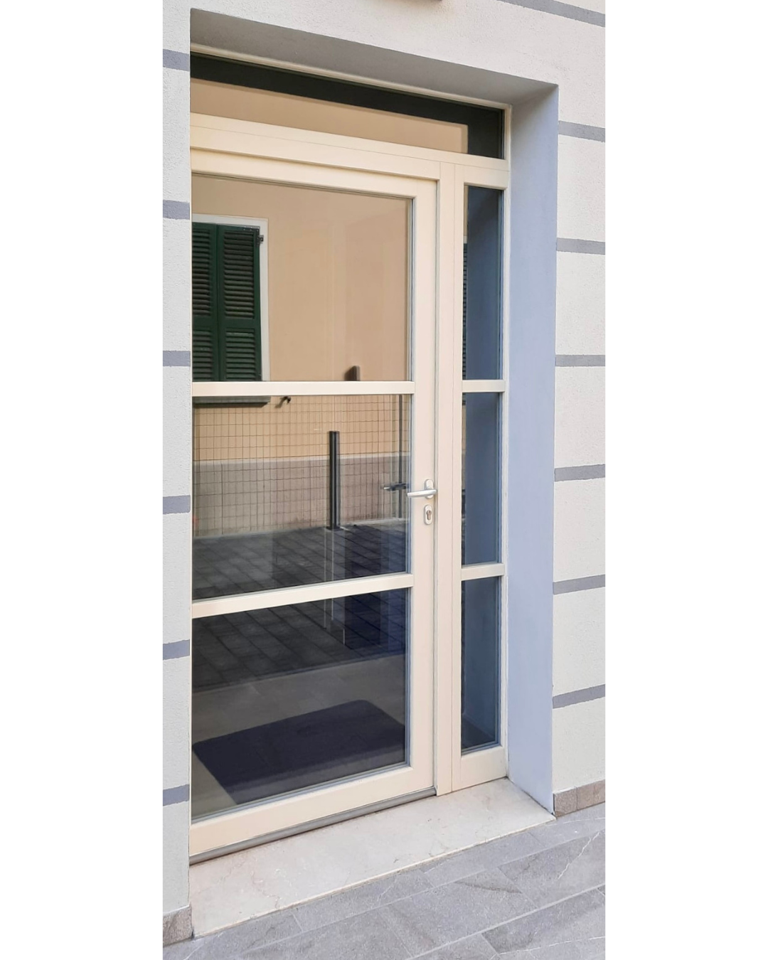 New supply of EXTRALUSSO model windows painted RAL for a beautiful villa in Fidenza.